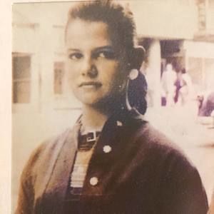 Meet your Posher, Amparo